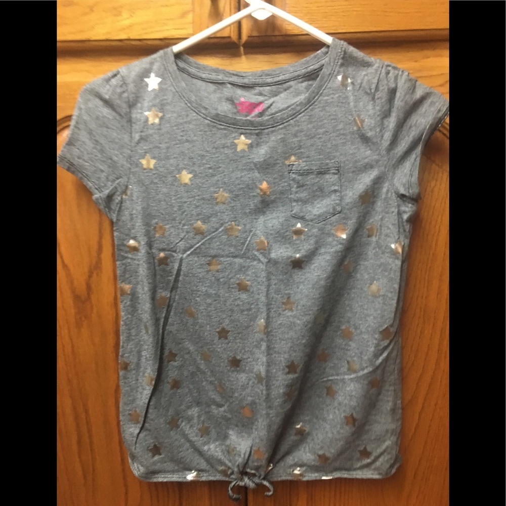 Cute tie bottom shirt